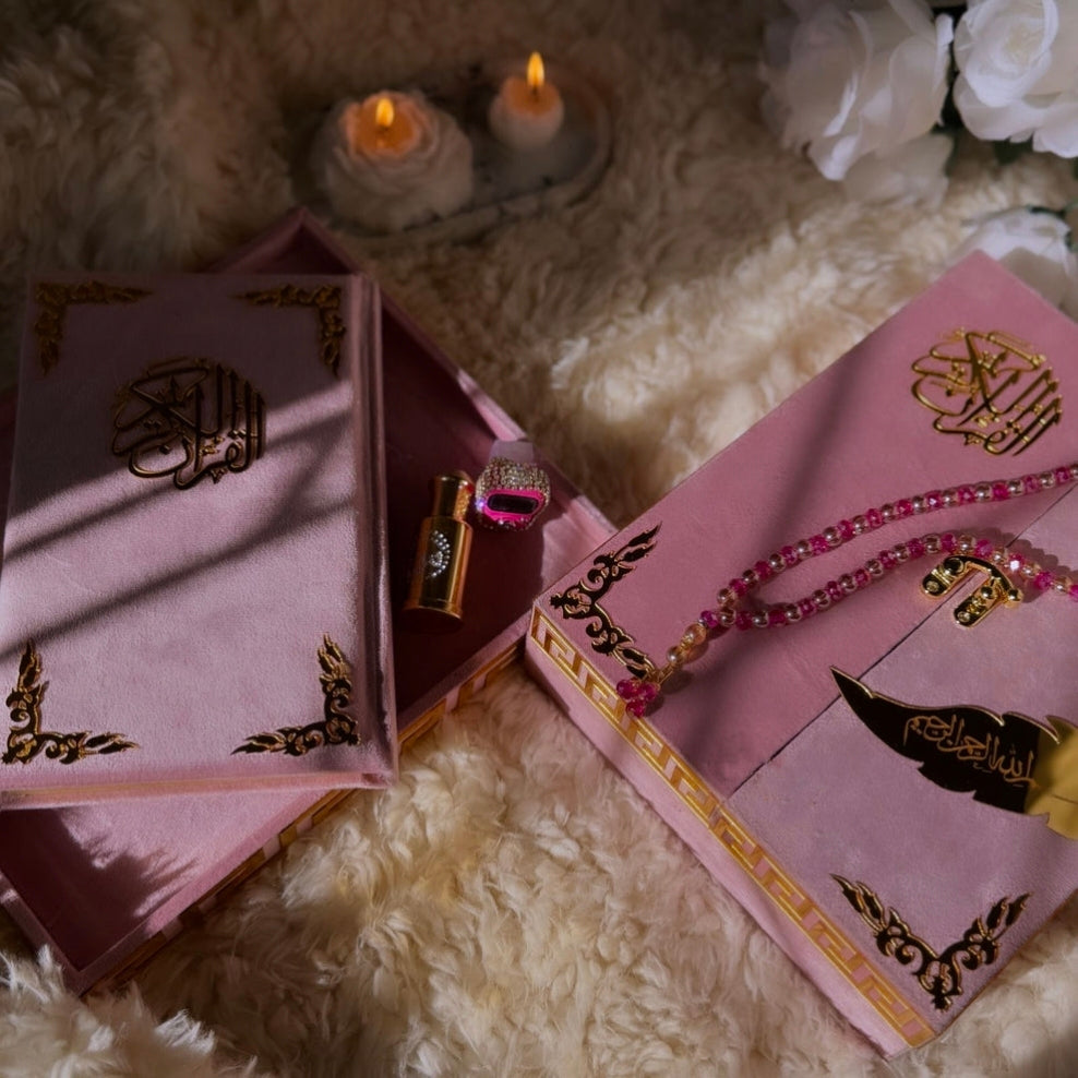 Al Nafees Velvet Standing Quran Set